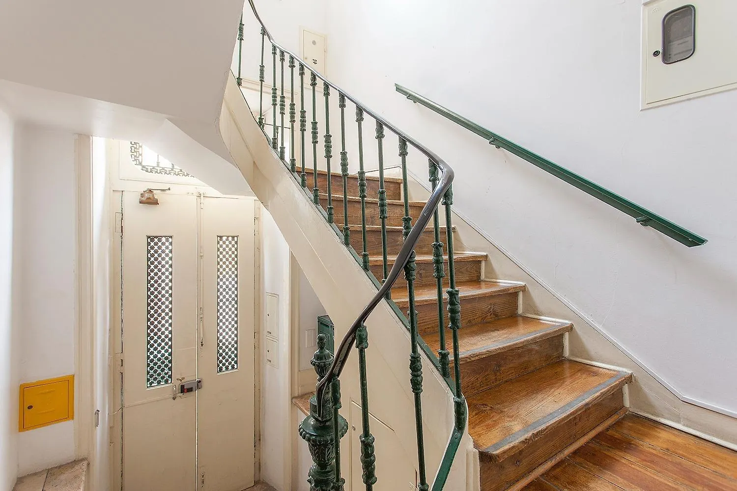 Palma 3-A Bedroom Apartment Located Central Lisbon Portugal