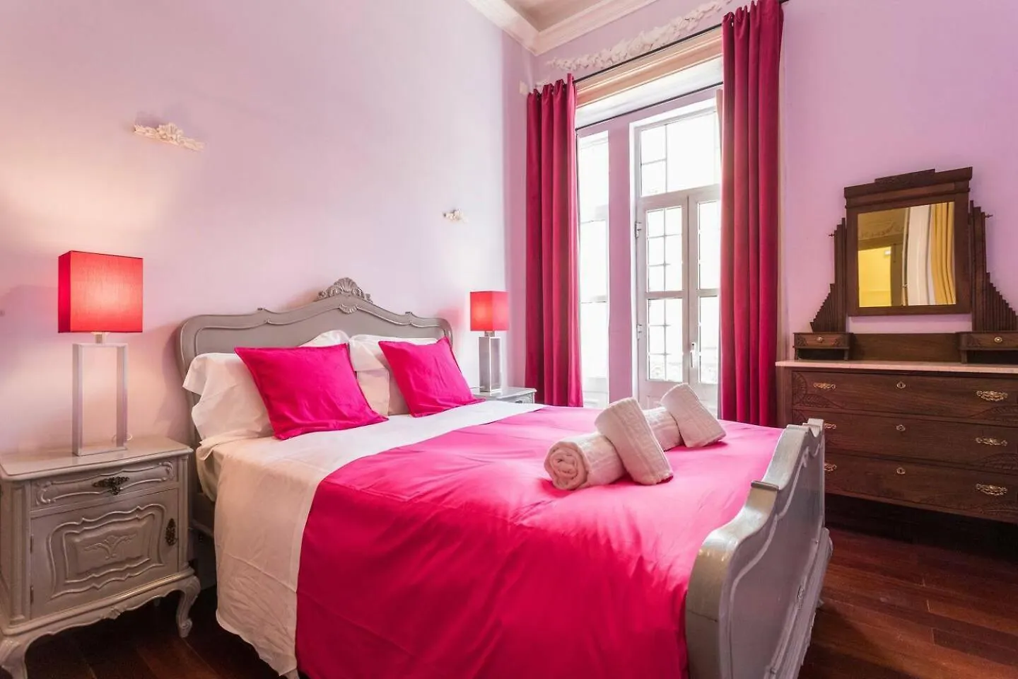 Palma 3-A Bedroom Apartment Located Central Lisbon